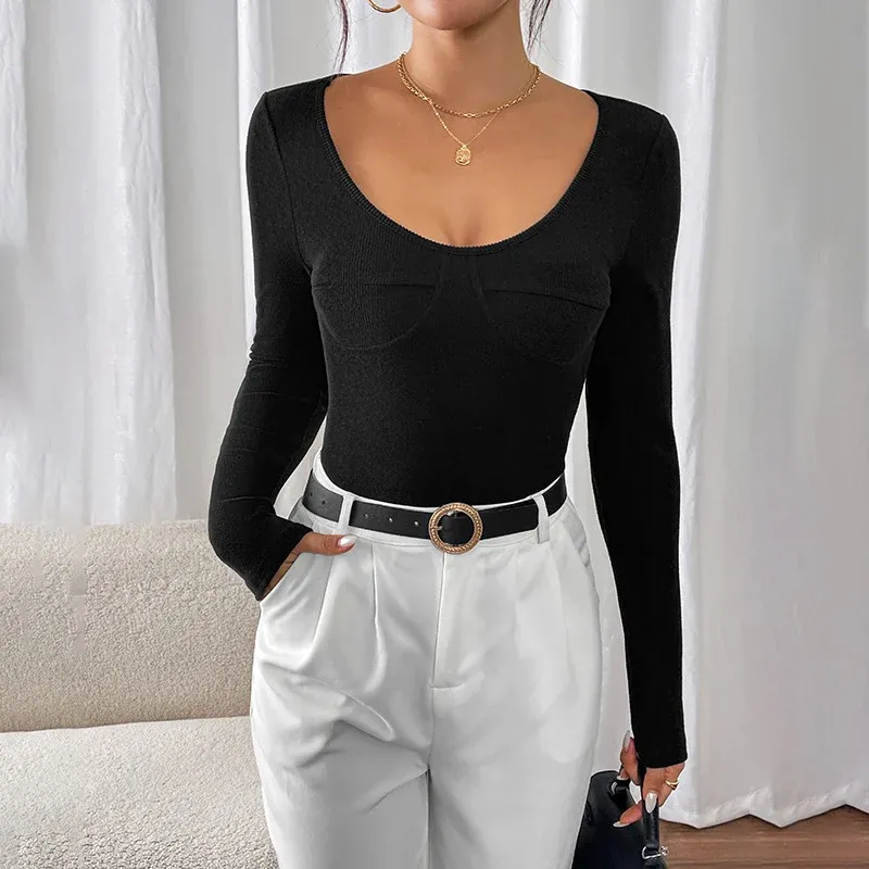 Damen Figurnaher Rippstrick-Body mit U-Ausschnitt und Unterbrustnähte – Bodéline